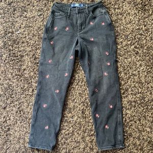 Hollister, curvy, high-rise, mom jean.